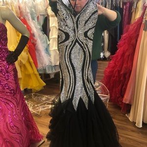 Black size 12 prom dress